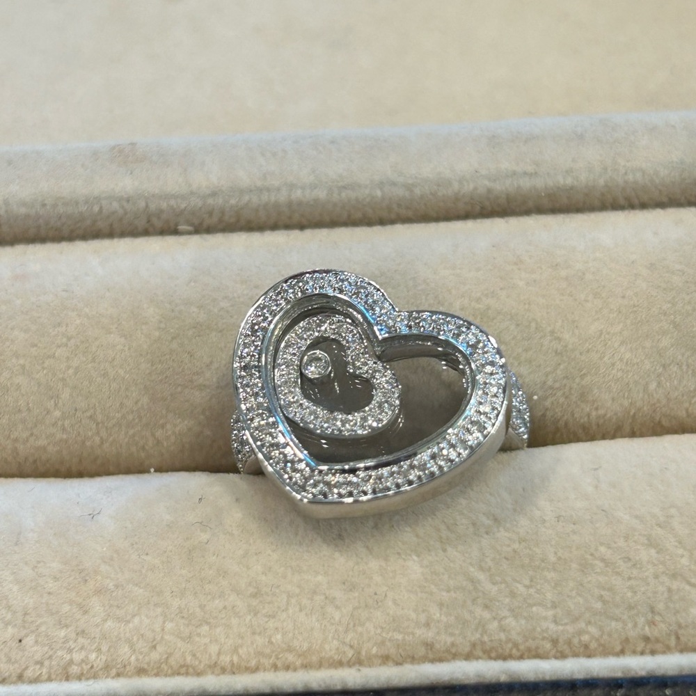 18kt White Gold Heart Ring